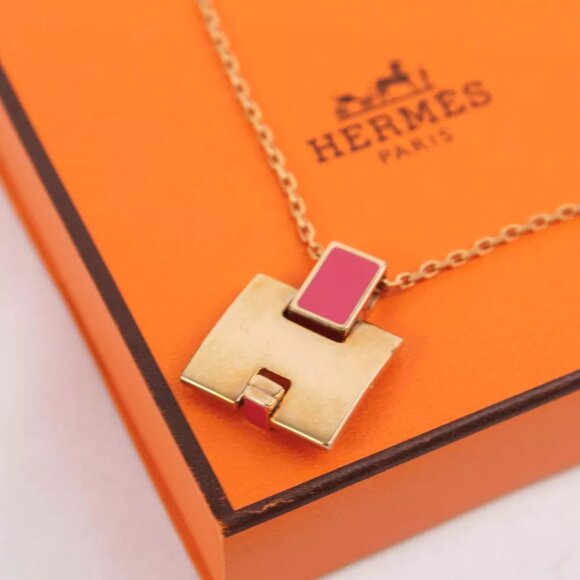HERMES Irene H Motif Red Lacquered Gold Pendant - Picture 5 of 12
